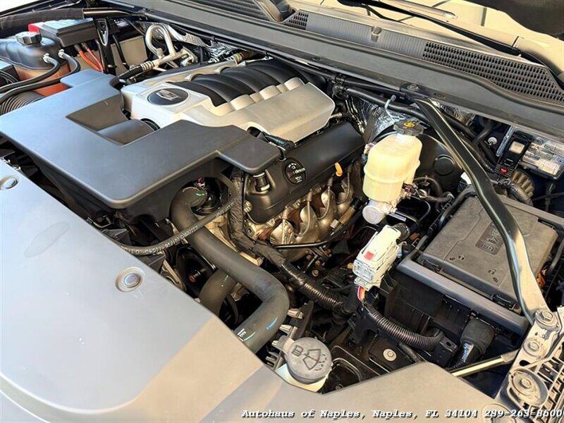 2017 Cadillac Escalade Luxury   - Photo 15 - Naples, FL 34104