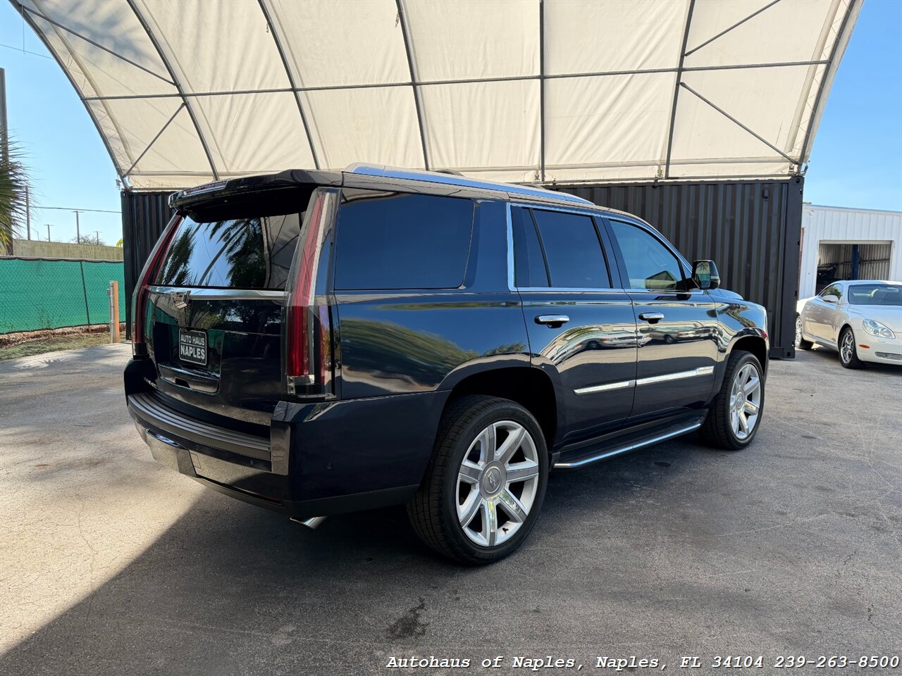 2017 Cadillac Escalade Luxury   - Photo 8 - Naples, FL 34104