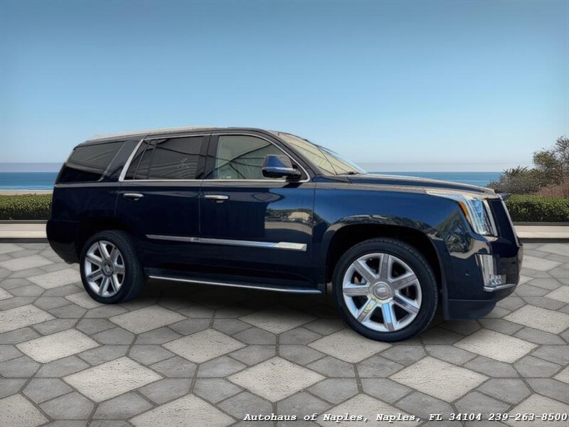 2017 Cadillac Escalade Luxury  