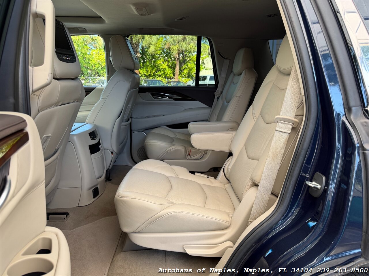 2017 Cadillac Escalade Luxury   - Photo 22 - Naples, FL 34104
