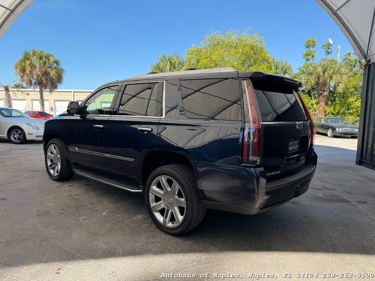 2017 Cadillac Escalade Luxury   - Photo 6 - Naples, FL 34104