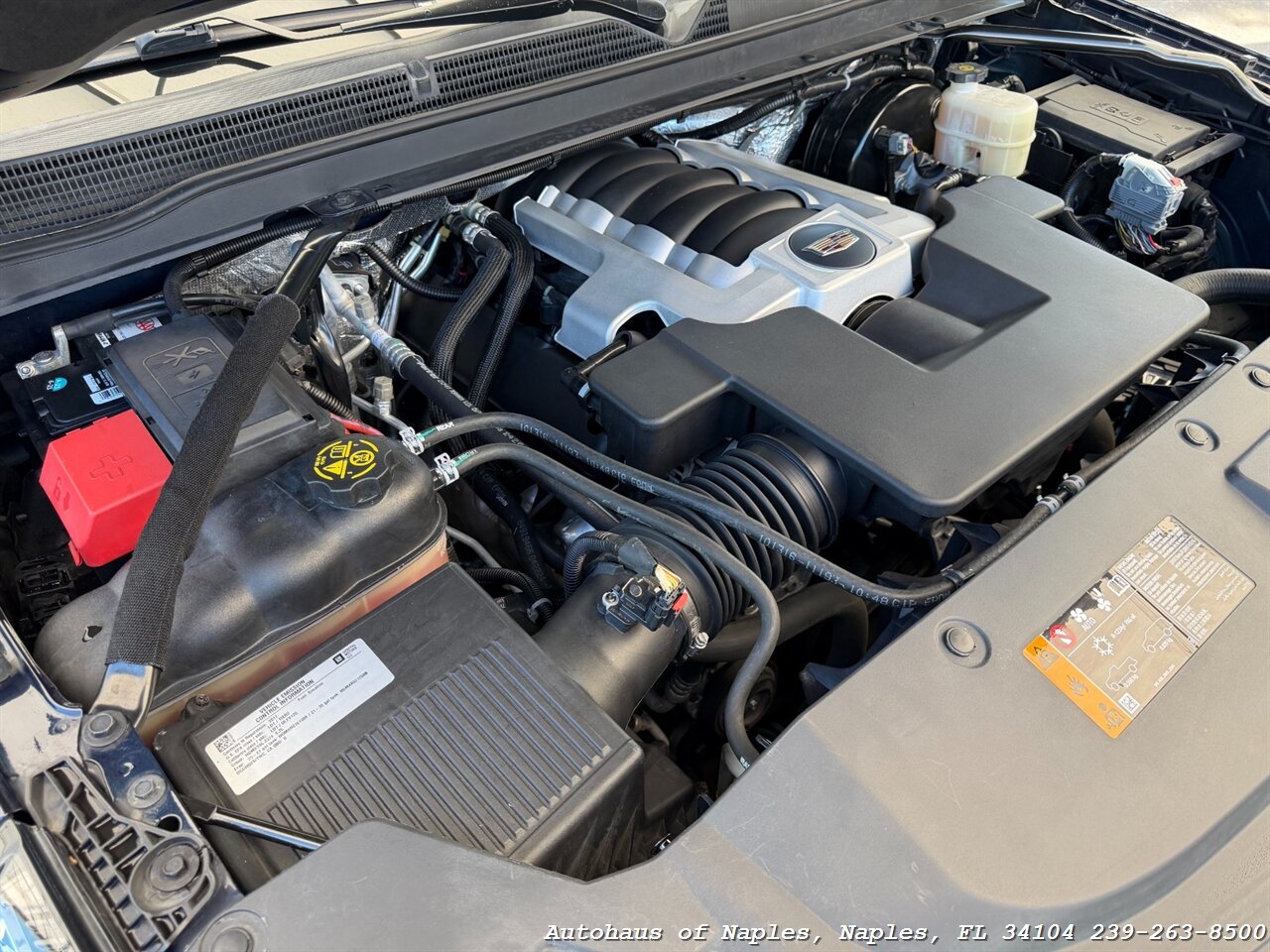 2017 Cadillac Escalade Luxury   - Photo 16 - Naples, FL 34104