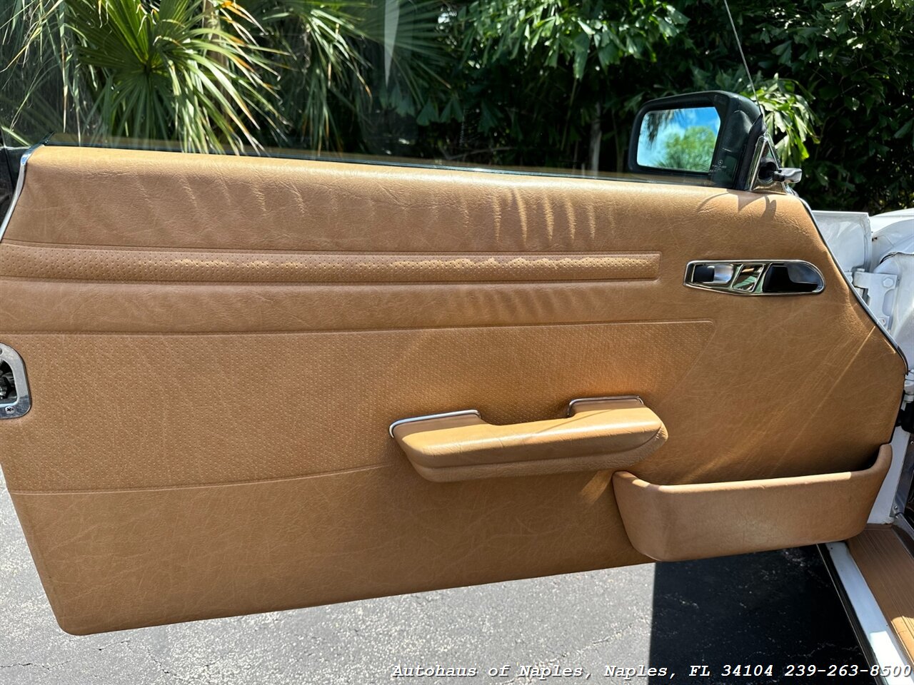 1989 Mercedes-Benz 560-Class 560 SL   - Photo 38 - Naples, FL 34104