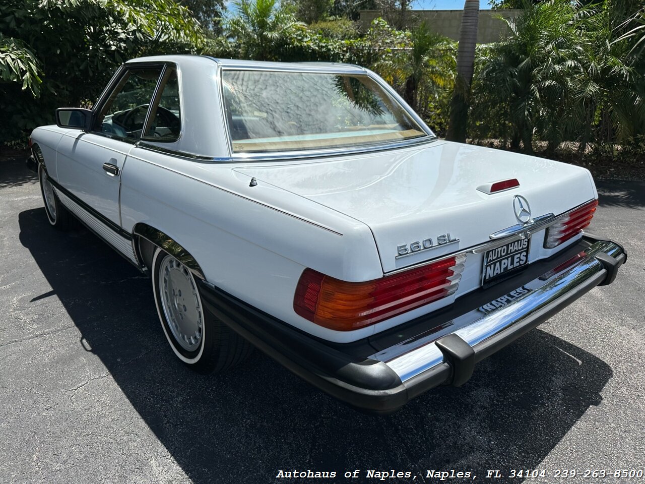 1989 Mercedes-Benz 560-Class 560 SL   - Photo 16 - Naples, FL 34104