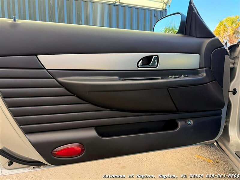 2005 Ford Thunderbird Deluxe   - Photo 46 - Naples, FL 34104