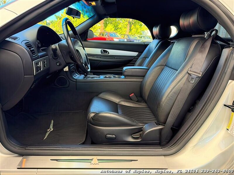 2005 Ford Thunderbird Deluxe   - Photo 42 - Naples, FL 34104