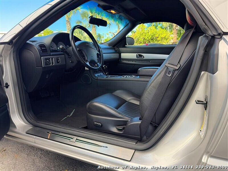 2005 Ford Thunderbird Deluxe   - Photo 41 - Naples, FL 34104