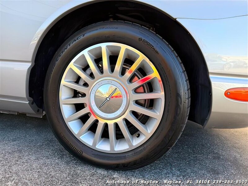 2005 Ford Thunderbird Deluxe   - Photo 37 - Naples, FL 34104
