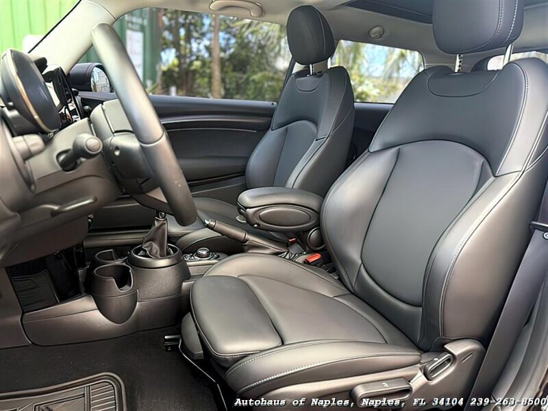 2022 MINI Hardtop 2 Door Cooper S - Photo 20 - Naples, FL 34104