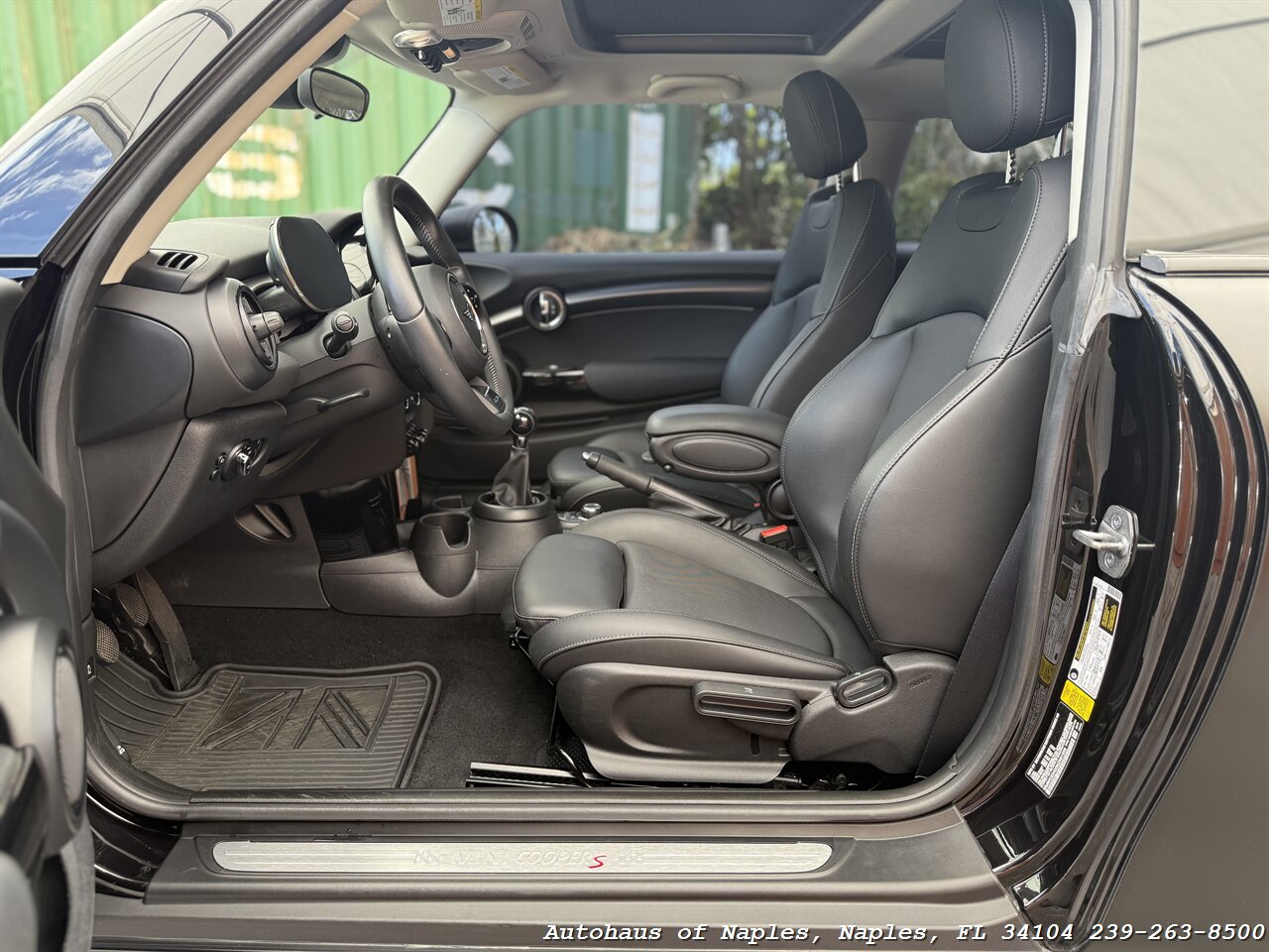 2022 MINI Hardtop 2 Door Cooper S   - Photo 19 - Naples, FL 34104