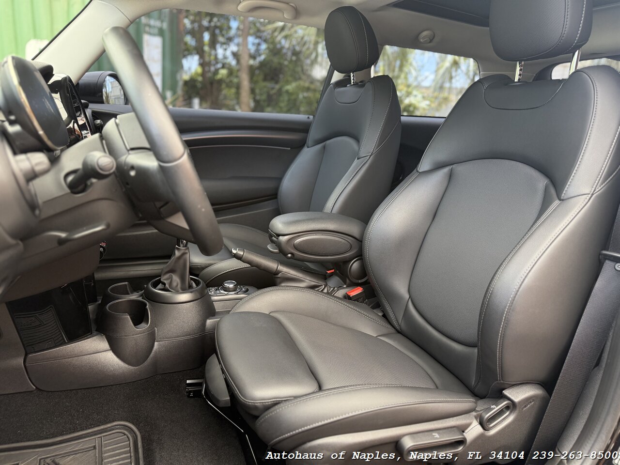 2022 MINI Hardtop 2 Door Cooper S   - Photo 20 - Naples, FL 34104