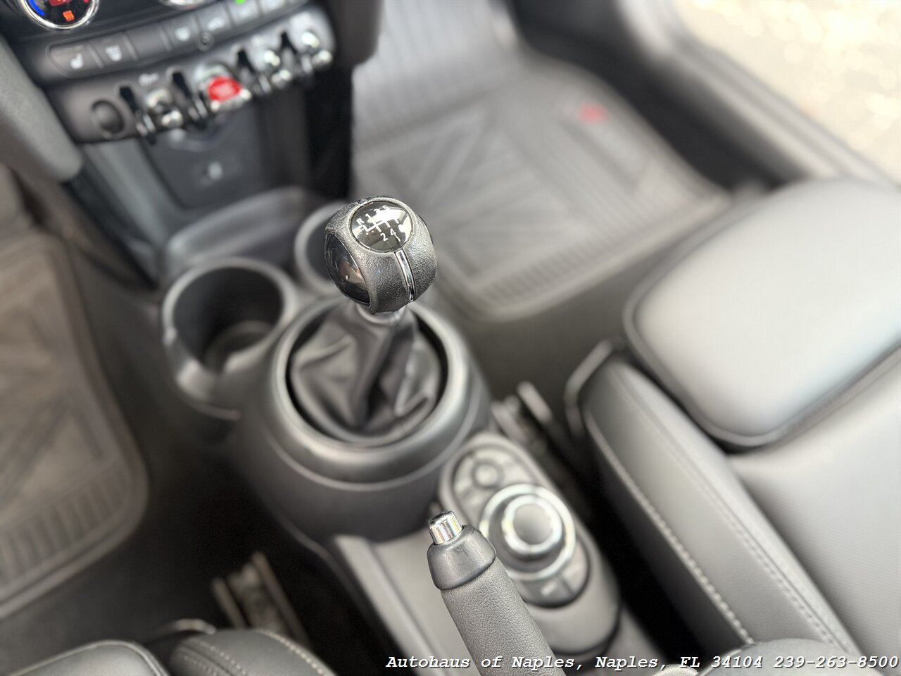 2022 MINI Hardtop 2 Door Cooper S   - Photo 32 - Naples, FL 34104
