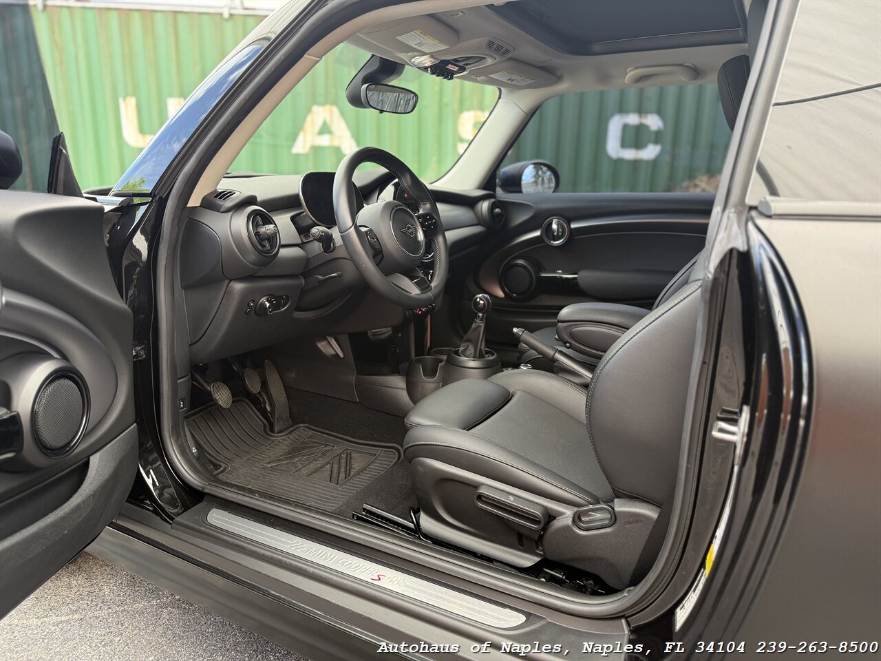 2022 MINI Hardtop 2 Door Cooper S   - Photo 18 - Naples, FL 34104