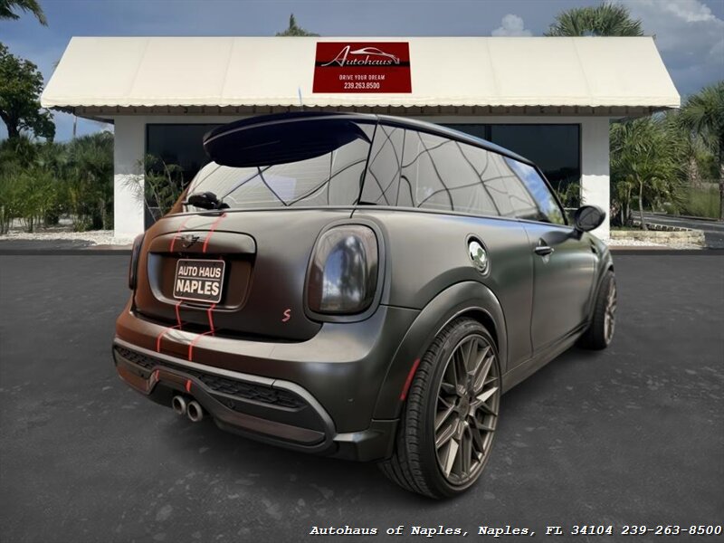 2022 MINI Hardtop 2 Door Cooper S - Photo 13 - Naples, FL 34104