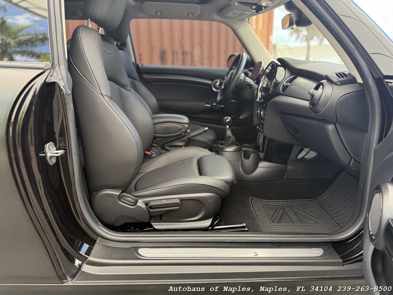2022 MINI Hardtop 2 Door Cooper S   - Photo 24 - Naples, FL 34104