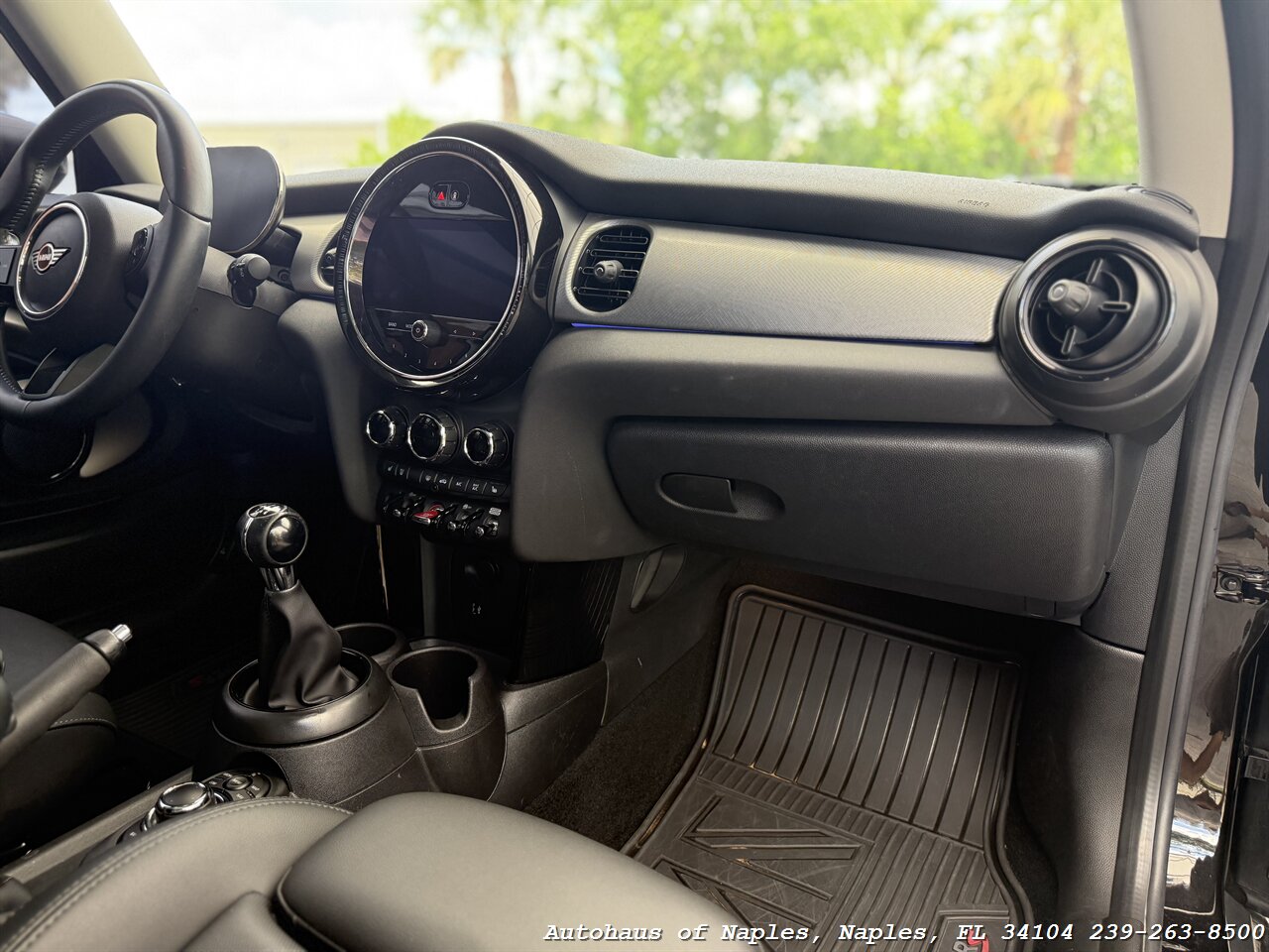 2022 MINI Hardtop 2 Door Cooper S   - Photo 29 - Naples, FL 34104
