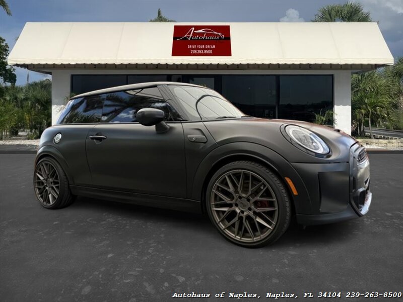 2022 MINI Hardtop 2 Door Cooper S - Photo 2 - Naples, FL 34104