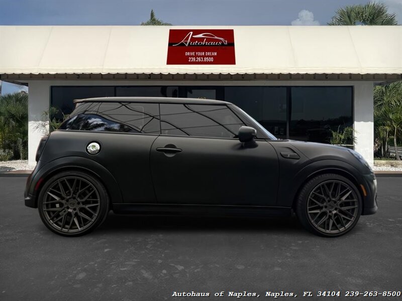 2022 MINI Hardtop 2 Door Cooper S - Photo 12 - Naples, FL 34104