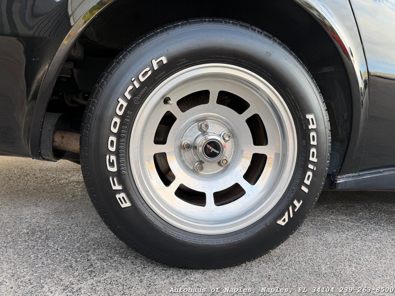 1981 Chevrolet Corvette   - Photo 16 - Naples, FL 34104