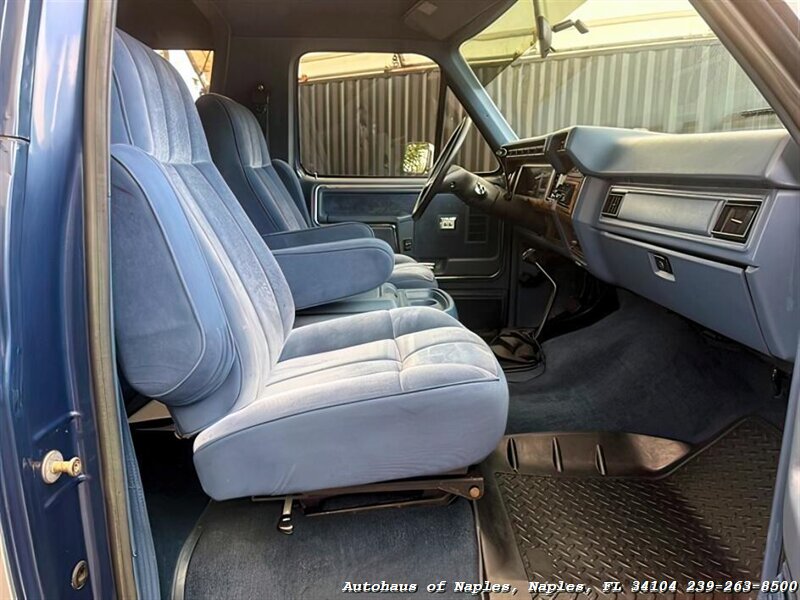 1986 Ford Bronco photo 24