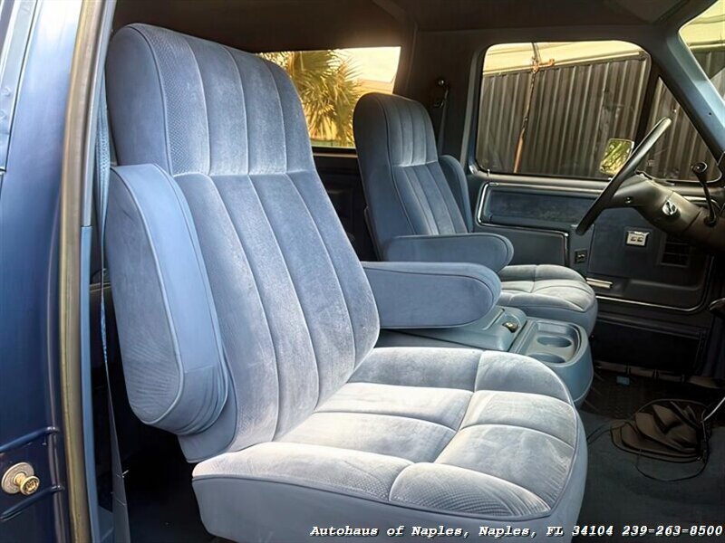 1986 Ford Bronco photo 25