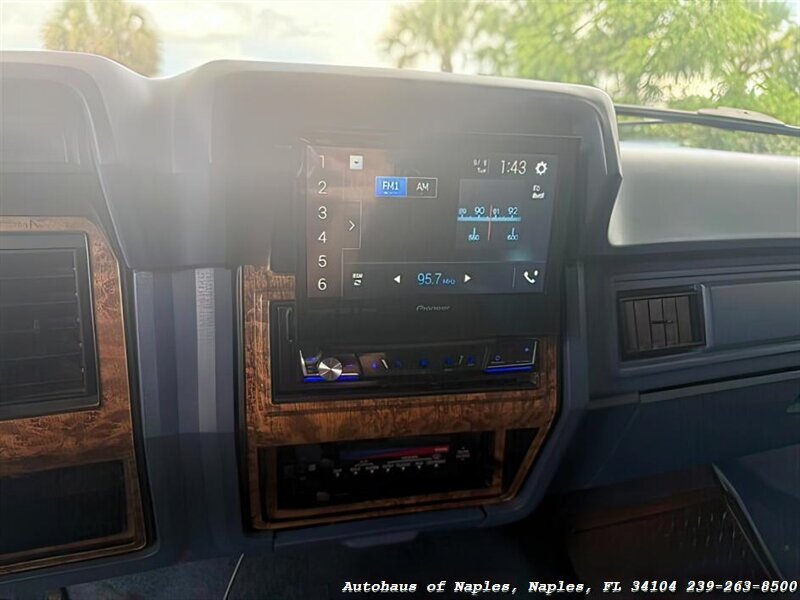 1986 Ford Bronco photo 29
