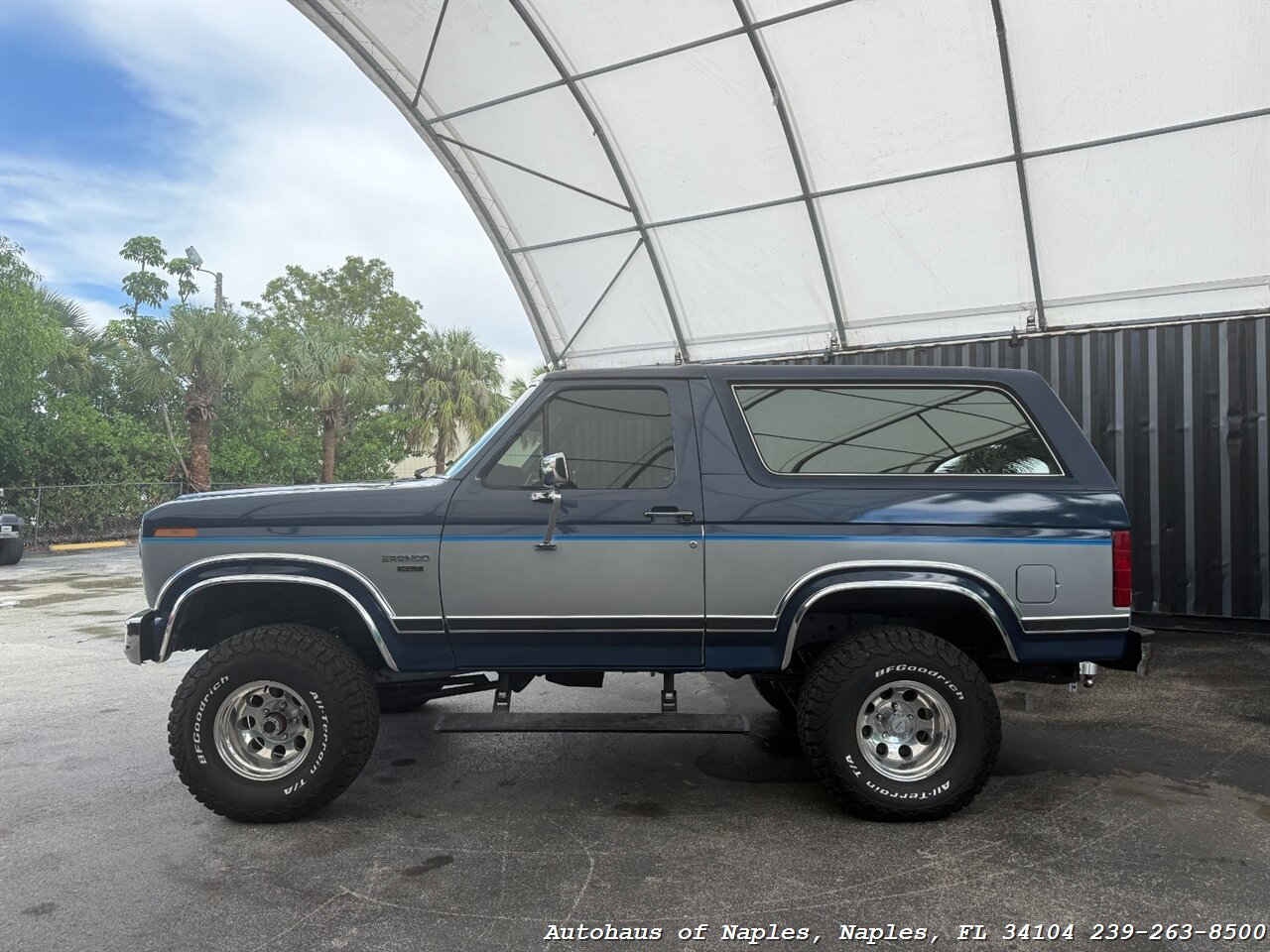 1986 Ford Bronco XLT 2dr XLT   - Photo 5 - Naples, FL 34104