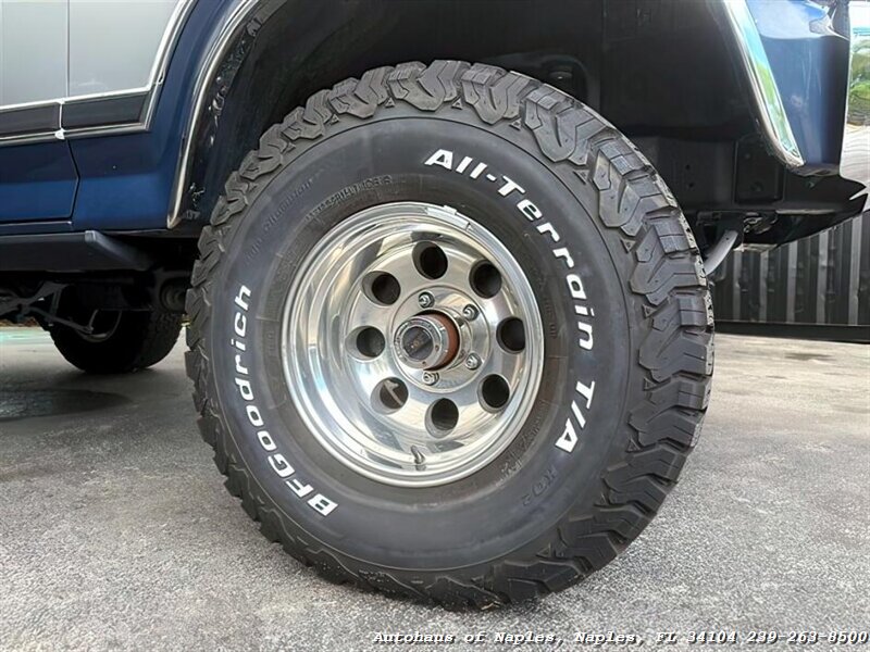 1986 Ford Bronco photo 9