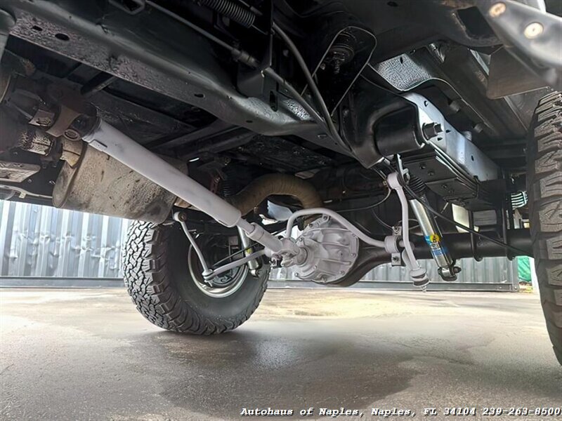 1986 Ford Bronco photo 16