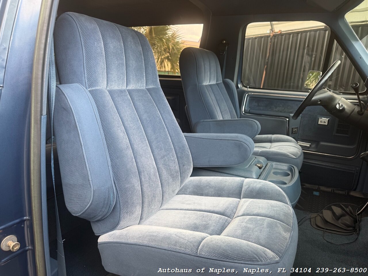 1986 Ford Bronco XLT 2dr XLT   - Photo 29 - Naples, FL 34104