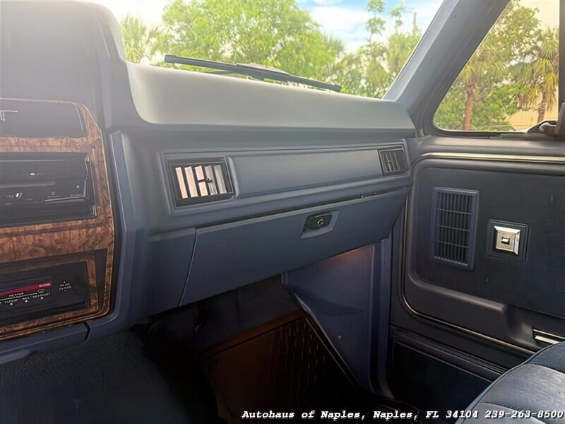 1986 Ford Bronco photo 28