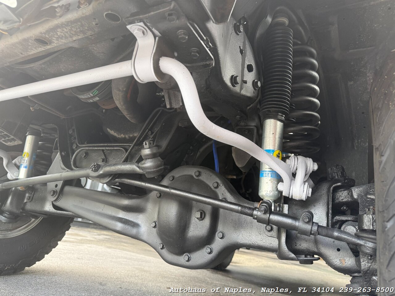 1986 Ford Bronco XLT 2dr XLT   - Photo 18 - Naples, FL 34104