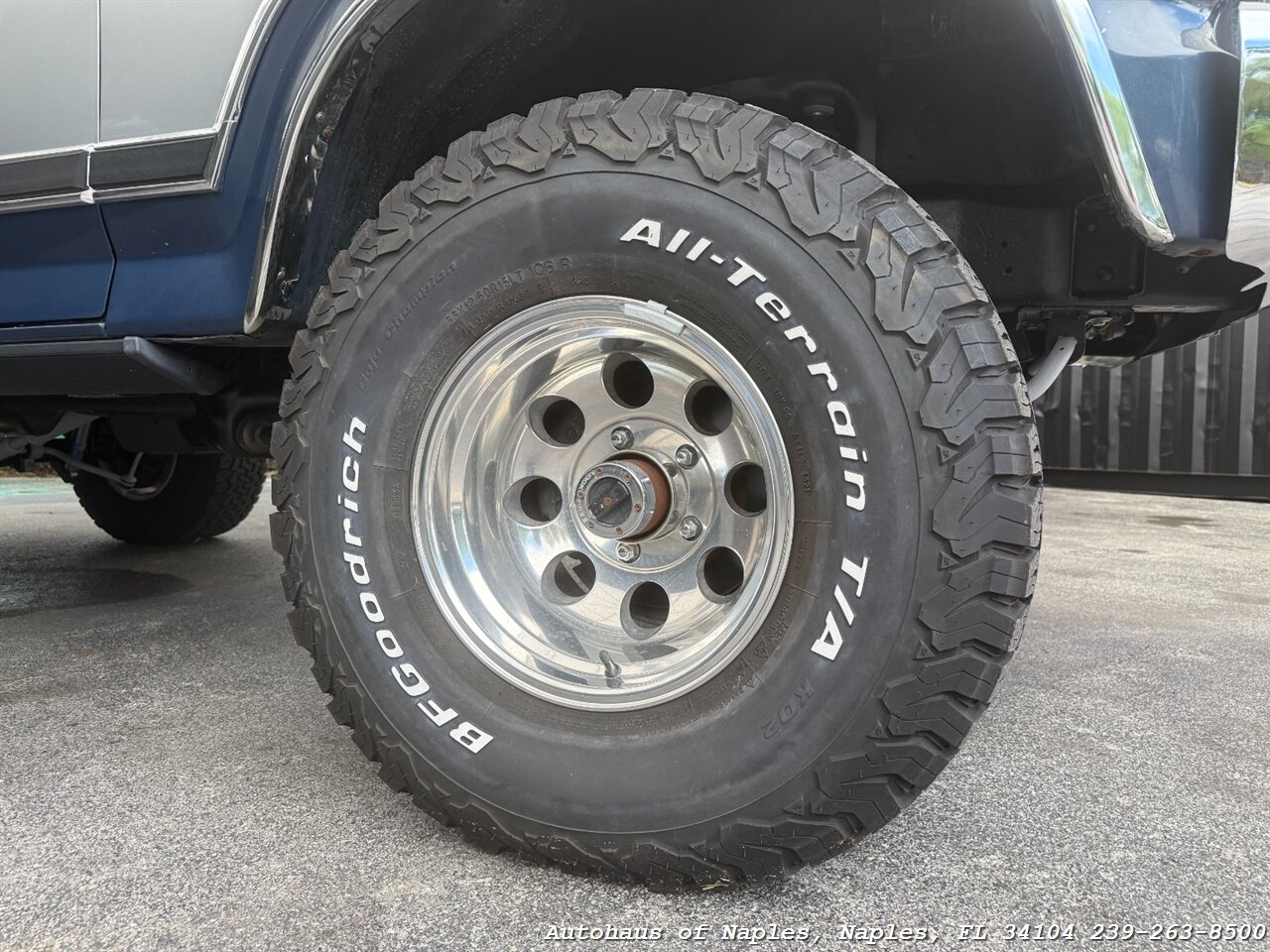 1986 Ford Bronco XLT 2dr XLT   - Photo 10 - Naples, FL 34104