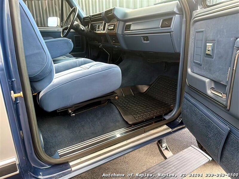 1986 Ford Bronco photo 23