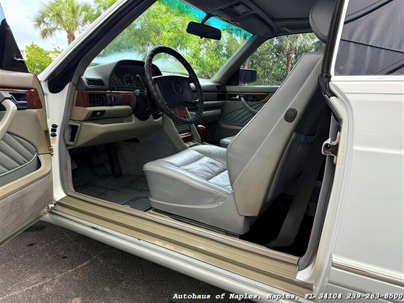 1991 Mercedes Benz 560 photo 15
