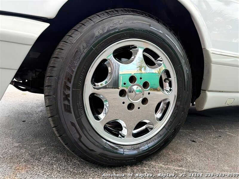 1991 Mercedes Benz 560 photo 12