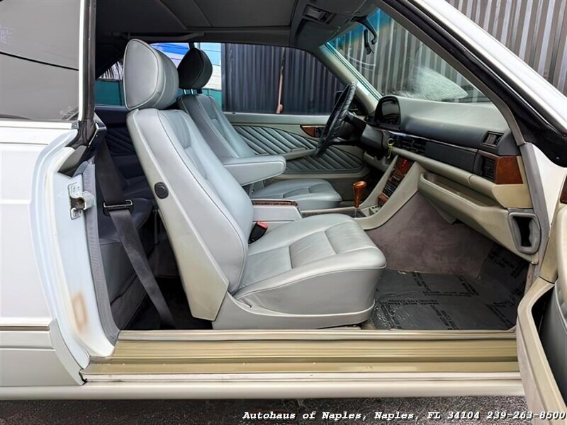 1991 Mercedes Benz 560 photo 26