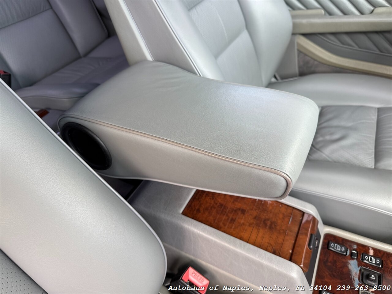 1991 Mercedes-Benz 560 SEC   - Photo 27 - Naples, FL 34104
