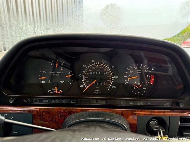 1991 Mercedes Benz 560 photo 29