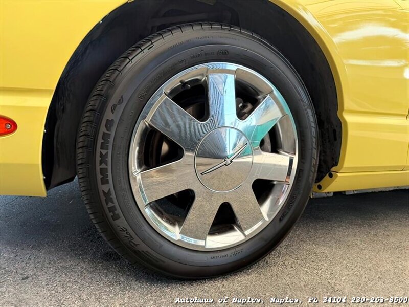 2002 Ford Thunderbird Deluxe - Photo 17 - Naples, FL 34104