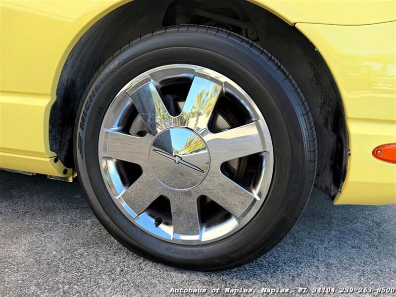 2002 Ford Thunderbird Deluxe - Photo 20 - Naples, FL 34104