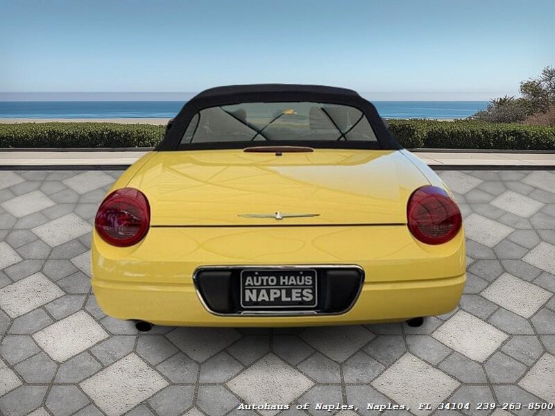 2002 Ford Thunderbird Deluxe - Photo 13 - Naples, FL 34104