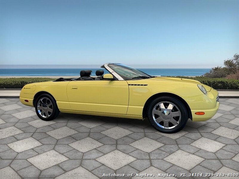 2002 Ford Thunderbird Deluxe - Photo 2 - Naples, FL 34104