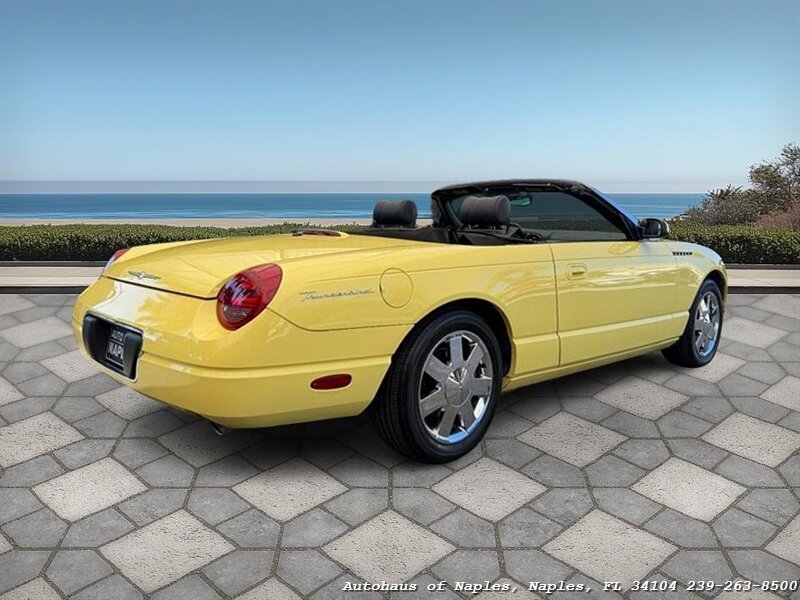 2002 Ford Thunderbird Deluxe - Photo 8 - Naples, FL 34104