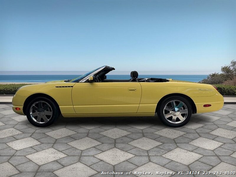 2002 Ford Thunderbird Deluxe - Photo 5 - Naples, FL 34104