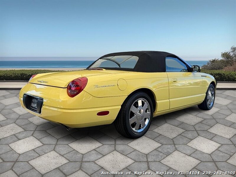 2002 Ford Thunderbird Deluxe - Photo 12 - Naples, FL 34104