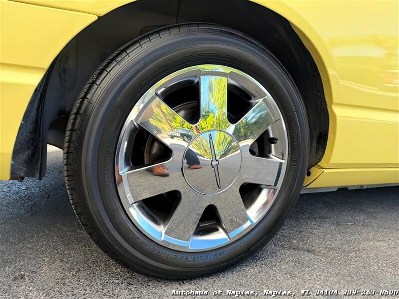 2002 Ford Thunderbird Deluxe - Photo 21 - Naples, FL 34104