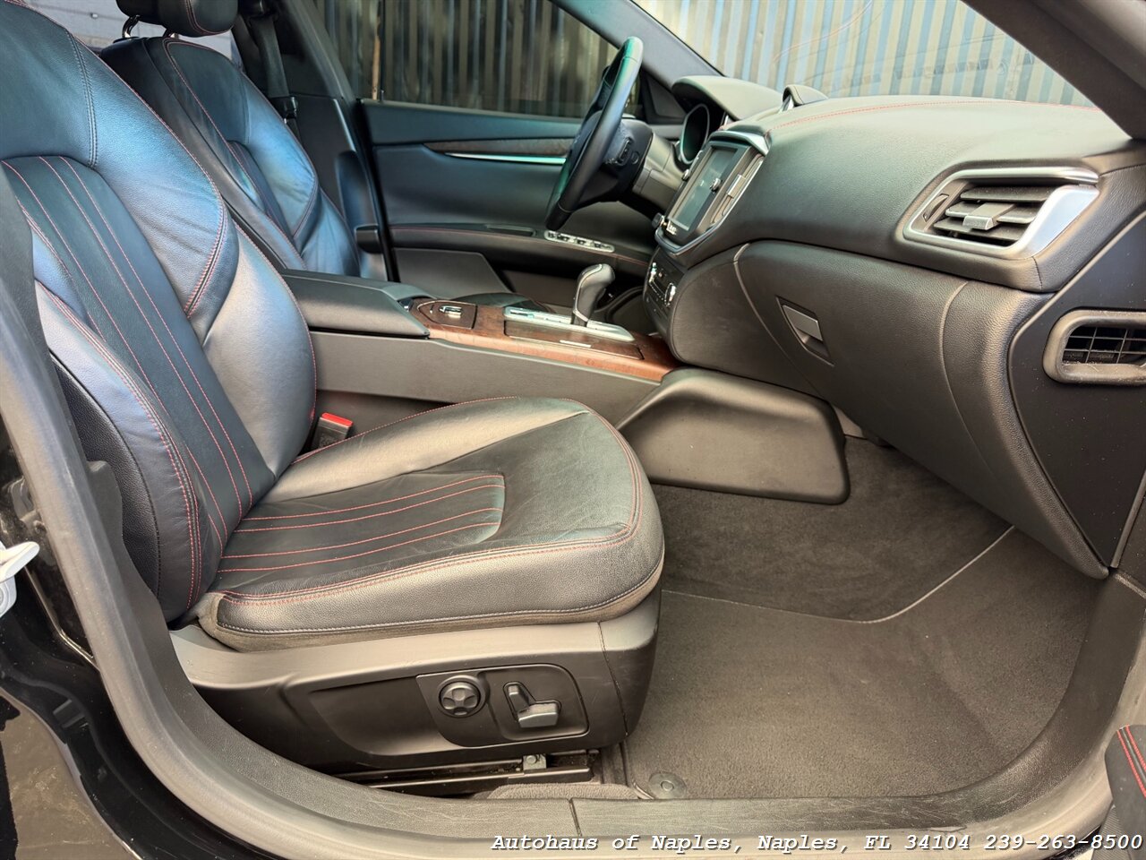 2016 Maserati Ghibli S   - Photo 23 - Naples, FL 34104