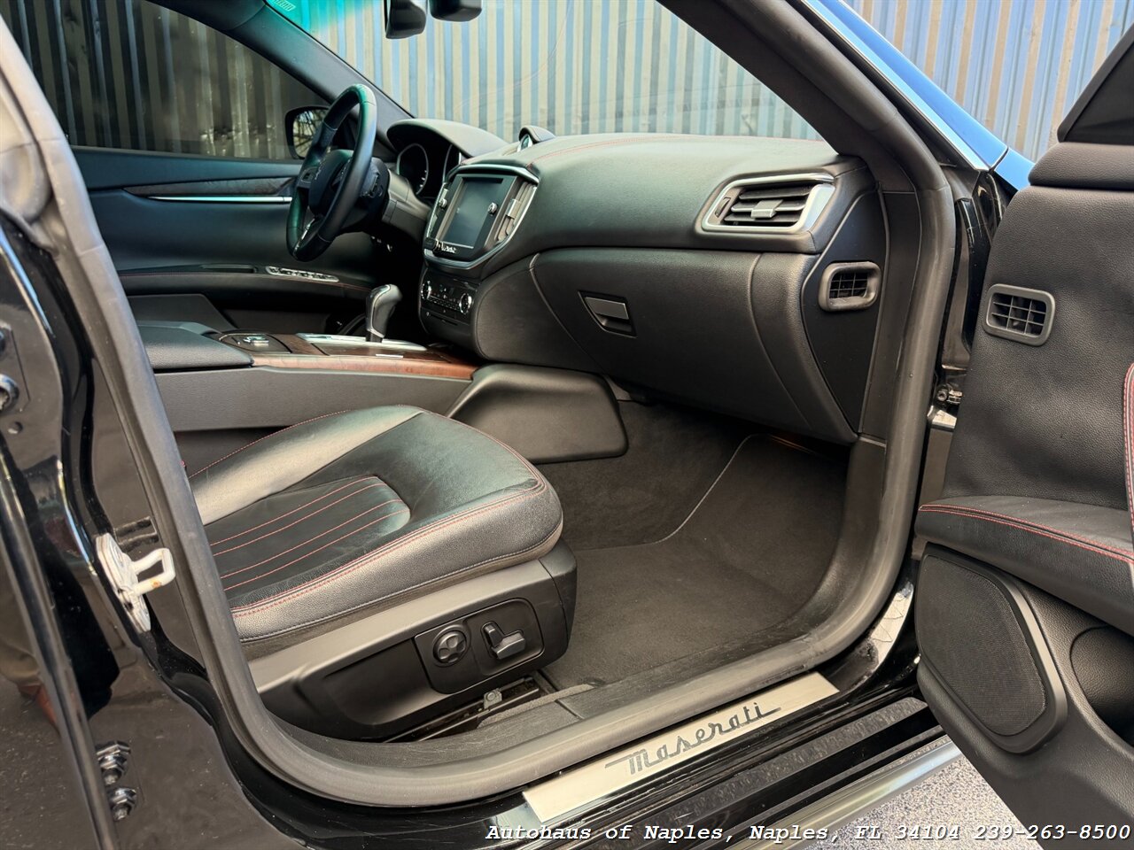 2016 Maserati Ghibli S   - Photo 22 - Naples, FL 34104