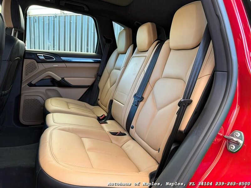 2016 Porsche Cayenne - Photo 14 - Naples, FL 34104
